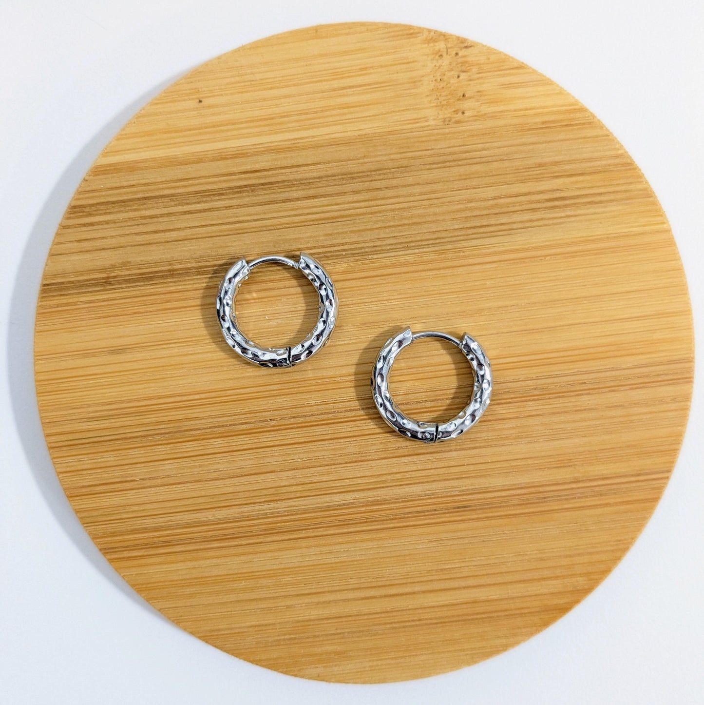 Créoles rondes martelées 18mm